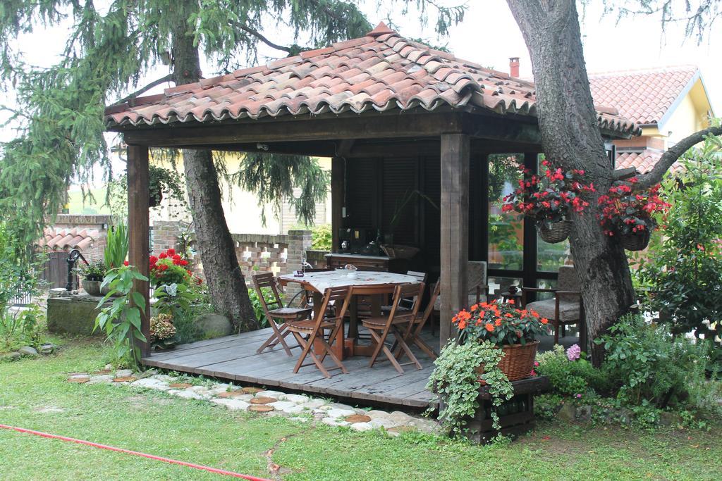 בית הארחה Calosso 	Casa Giuliana מראה חיצוני תמונה