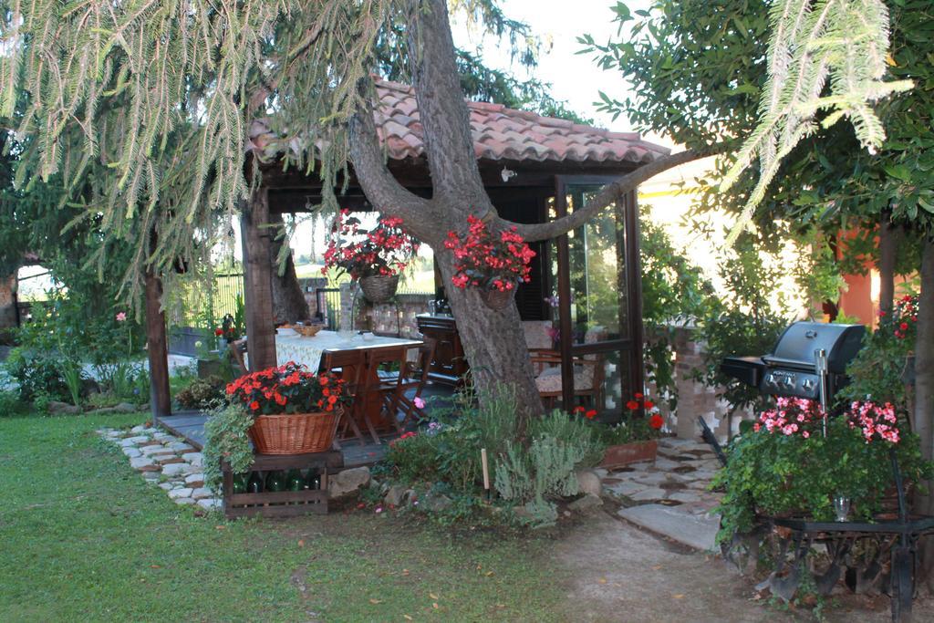 בית הארחה Calosso 	Casa Giuliana מראה חיצוני תמונה
